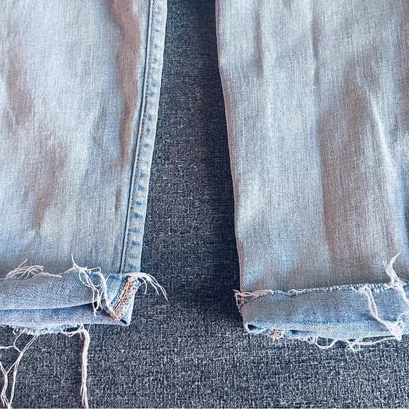 GAP Girlfriend Jeans Size 8R/29 Distress Blue Mid Rise Cuffed Raw Hem - Picture 4 of 4